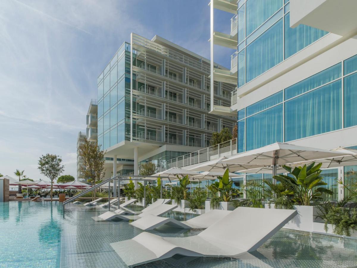 Falkensteiner Hotel & Spa Jesolo Luaran gambar The hotel's pool